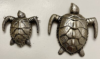 #ad 2 Sea Turtle Brooch Pin Back Figural Reptile Figural Silver Tone Metal Vtg EUC