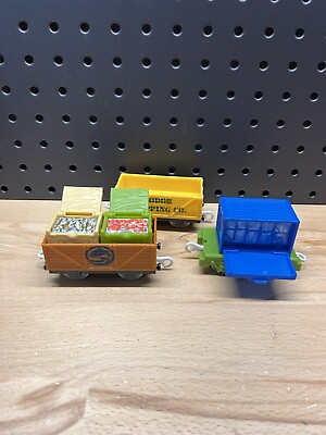 #ad Thomas amp; Friends Trackmaster Cargo Lot Filled Wagons Shipping Docks Fish Crab