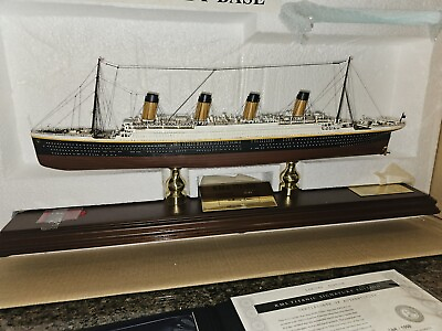 #ad RMS Titanic Franlin Mint signature series model