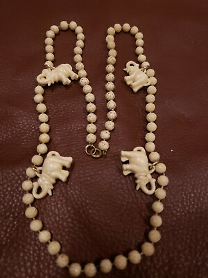 #ad Vintage Plastic Elephant Bead Necklace Excellen Condition