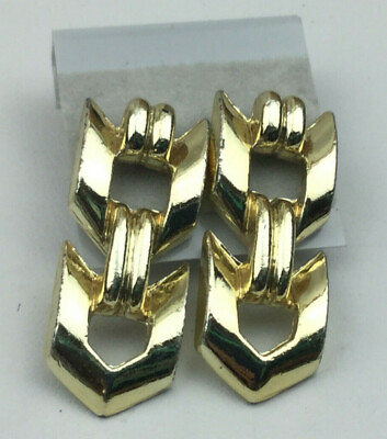 Fashion Earrings NWOT Goldtone Cast Metal Stacked Arrows Chain Link Top Post