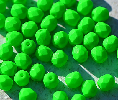 50 Czech Fire Polished 4mm Faceted Round Neon Green Matte Opaque 4FP 25124