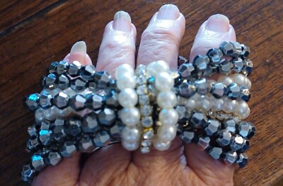 #ad Pearl Black Beads and Rhinestones knotted Stretchable Bracelet