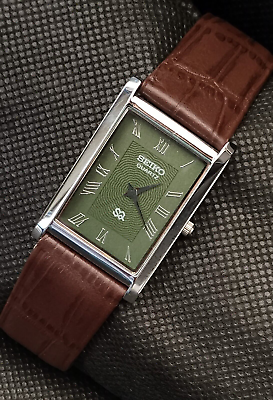 #ad Vintage Seiko Quartz Super Slim japan Made Men#x27;s Wrist Watch Good Looking