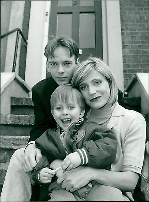 #ad Adam Woodyatt with Michelle Collins and Steven... Vintage Photograph 858783