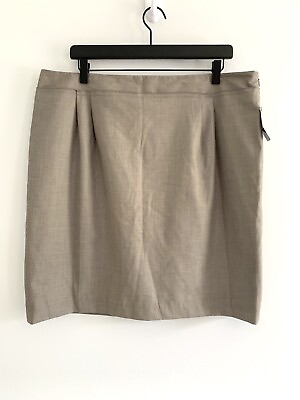 #ad NWT Women’s Size 16 Attention Beige Gray Skirt Lined Small Defect