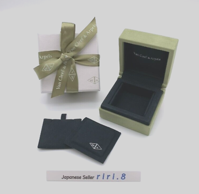 Van cleef amp; Arpels genuine Jewelry Necklaces pendant Gift Box case with ribbon