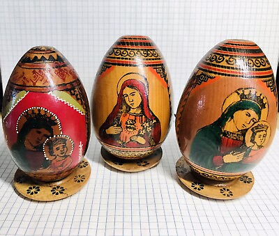 Lot Of 3 Lacquered Handmade Easter Eggs Made Of Wood With A Stand Ukraine 80s