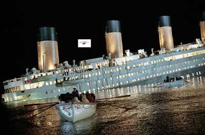 TITANIC SINKING COLOR REPRINT PHOTOGRAPH FROM THE 1997 FILM