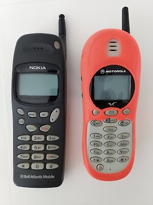 #ad Motorola V2260 and Nokia Vintage Phones Untested