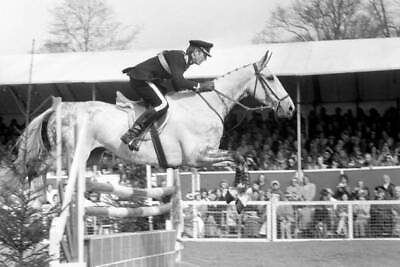 Captain Mark Phillips On The Queens Horse Columbus 1974 OLD PHOTO 3