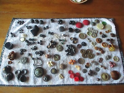 #ad VINTAGE LOT OF ANTIQUE BUTTONS