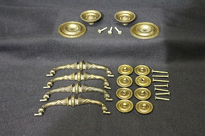 4 Pc 1960#x27;s Brass Louis XVI Style Handle Drawer Pulls w 2 Matching Knob Pulls