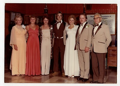 Vintage 5x7 Photo Pretty Bride amp; Groom Wedding Guests 1970#x27;s Portrait R11
