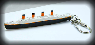 RMS Titanic Keychain Keyring Model Ship Charm Key Fob White Star Line