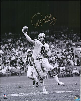 Archie Manning New Orleans Saints Signed 16x20 Black amp; White Passing Photograph