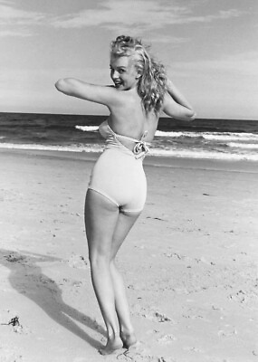 #ad Marilyn Monroe On Beach Looking Back 8x10 PRINT PHOTO