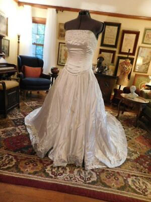 BEAUTIFUL WHITE W SILVER quot;EXCLUSIVE BRIDALSquot; 2 PIECE LACE UP WEDDING GOWN S 12