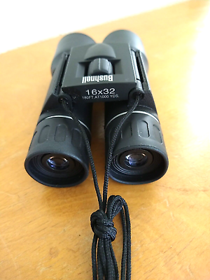 EUC Lightweight Bushnell Binoculars 16x32 w Soft Case
