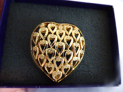 #ad Vintage Gold Tone Heart Shaped Scarf Clip NIB Celebrity 1 1 2quot; High and Wide