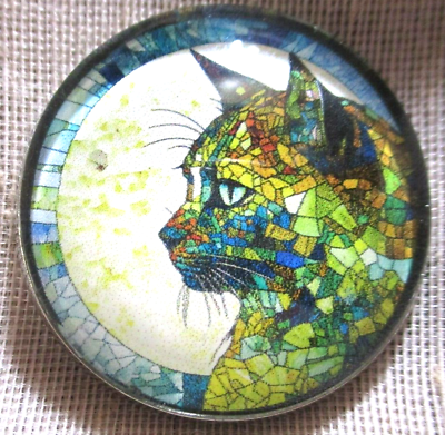 NEW LARGE GLASS DOME PICTURE BUTTON OF A quot;STAINED GLASSquot; CAT 30mm