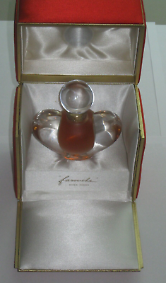 Vintage Nina Ricci Farouch Lalique Heart Shaped Perfume Bottle Box 1 OZ Full