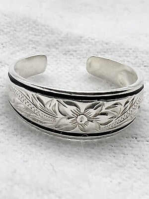 #ad Sterling 925 Silver Vintage Southwestern Flower Ring Size 5.5 Weighs 1.5 Grams