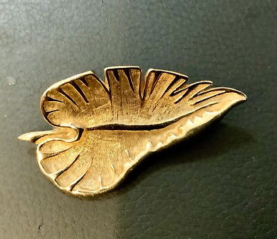 #ad Vintage Brooch American Golden To Leaf Years 60