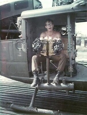 #ad Vietnam War Us Army Huey Door Gunner Demo 12000 Rpm Grainey 8x10 Picture Celebr